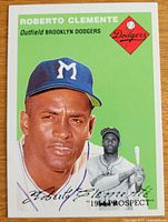 Front of 1994 Topps Archives Roberto Clemente reprint card