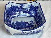 Oblique view showing exterior and interior pattern and cut-corner shape