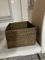 Perspective view showing exterior weave pattern