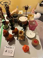 Overview of all candleholders and candles on table