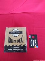 Box top showing Windex branding and reel type