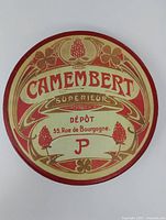 Camembert Supérieur plate close-up