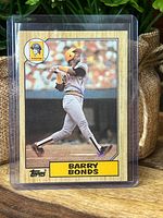 Card front showing Barry Bonds image and wood grain border