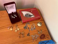 Overview of all Celtic jewellery pieces on tabletop
