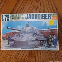 Front of sealed Fujimi Jagdtiger model kit box showing scale, series and artwork.