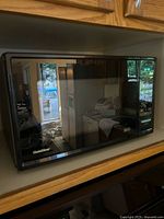 Front view of Goldstar microwave oven