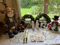 Full lot on table showing all items