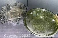 Overview showing both green bowl and smoke plate