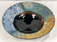 Top view of bowl showing full design and size