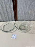 Anchor Hocking pie plate and Hazel-Atlas bowl side by side