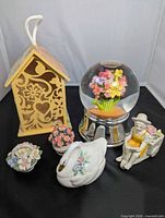 Group overview of all six decorative items