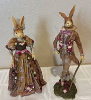 Front view of both rabbit figurines