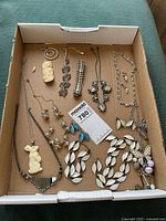 Overview of entire assortment inside box