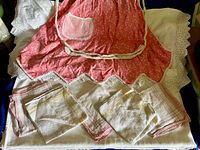 Overview of apron, table runner, tablecloth and napkins