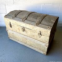 Angled view of entire domed trunk showing front and side