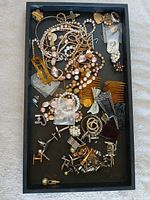 Full tray showing entire assortment of jewellery pieces