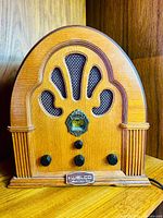 full view of wooden collector’s edition radio front
