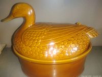 Side view of assembled duck crock