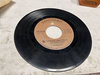 Side A label "The Night They Drove Old Dixie Down" on Vanguard VRS-35138
