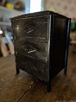 front view showing closed drawers