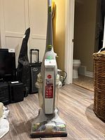 Front view of Hoover Floormate Deluxe FH40160 cleaner