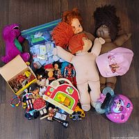 Overview of entire lot on floor