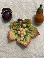 Full set: grape leaf tray, plum shaker, eggplant shaker