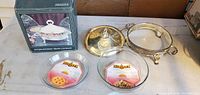 Full lot: International Silver Company box, silver-plated lid, stand, two Marinex glass dishes
