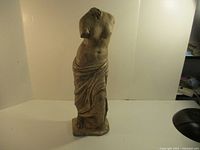 Front view of Venus de Milo reproduction statue