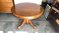 Round quartersawn oak pedestal dining table top and base