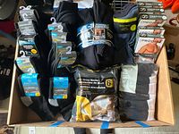 Overview of all sock and underwear packs in box