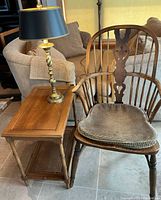 Overall view of chair, table and lamp together