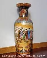 Full front view showing panel with Japanese ladies and overall decoration