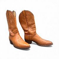 Profile view of both boots standing right side up