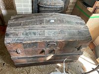 Overall view of domed metal-clad trunk