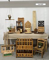 Overview of all wooden items on and in front of table