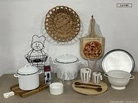 Full lot overview displaying all kitchen items