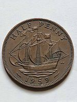 Reverse of 1959 halfpenny showing Golden Hind and denomination