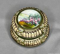 Top view showing painted landscape and moriage detail