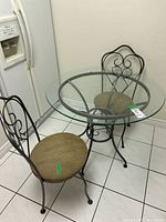 Table and chairs overall view