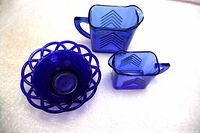 Overall view of bowl and two measuring cups