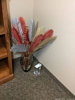 Both vases together, decor visible