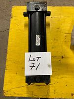 Top view of Parker hydraulic cylinder with lot tag
