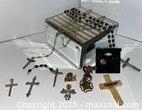 Lot overview: two rosaries, medal on card, multiple cross pendants