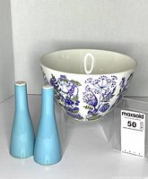 Figgjo Lotte bowl with Miksa shakers front view