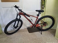 Right-side view of entire Giant hardtail bike showing frame size, wheel size and components