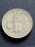 Reverse of 2005 UK £1 coin showing Menai Suspension Bridge design