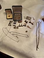 Overview of entire jewellery lot