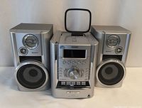 Front view of Sony CMT-HP7 stereo with two speakers