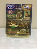 Front of sealed Classic Doubles package showing both figures and two rookie cards